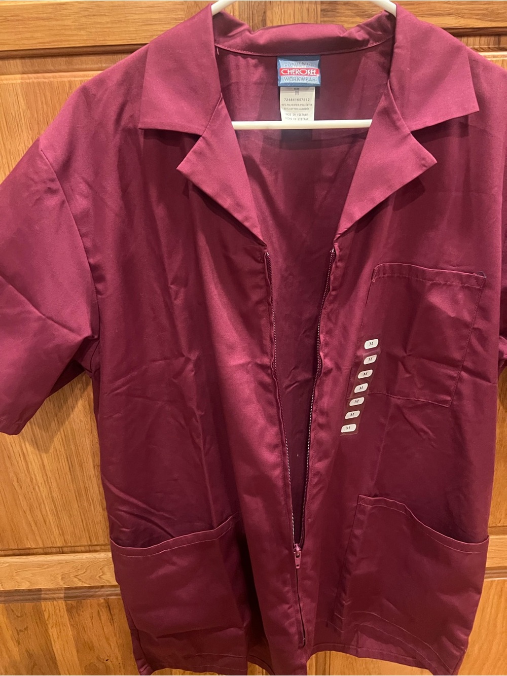 Cherokee Short-Sleeve Maroon Button-Front jacket - Picture 2 of 6